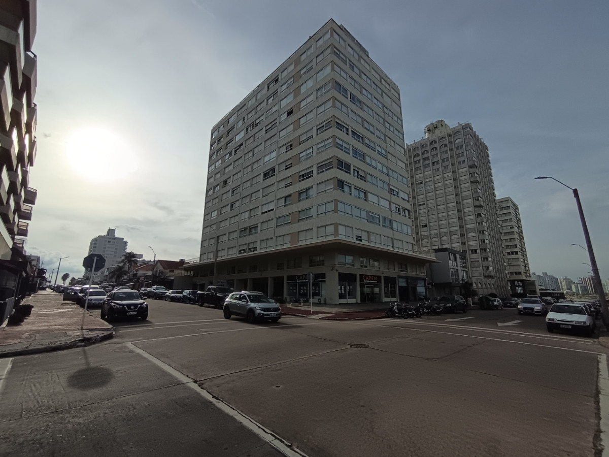 Apartamento ID.61602 - Apartamento en venta de 2 dormitorios c/ cochera en Península