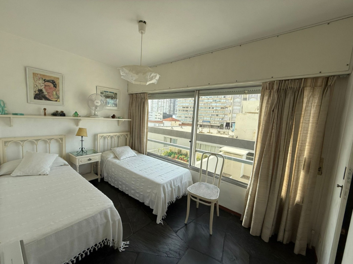 Apartamento ID.61602 - Apartamento en venta de 2 dormitorios c/ cochera en Península