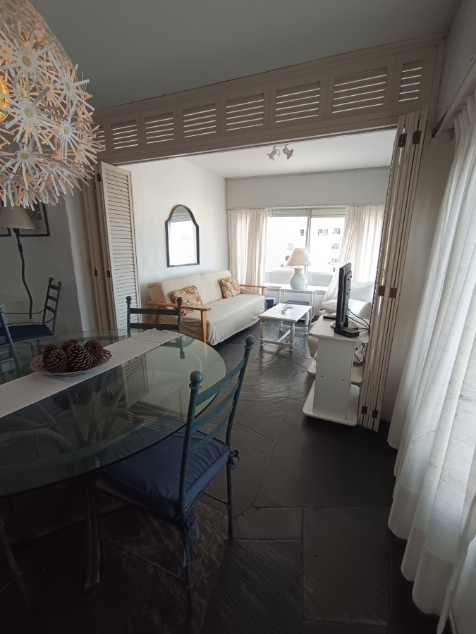 Apartamento ID.61602 - Apartamento en venta de 2 dormitorios c/ cochera en Península