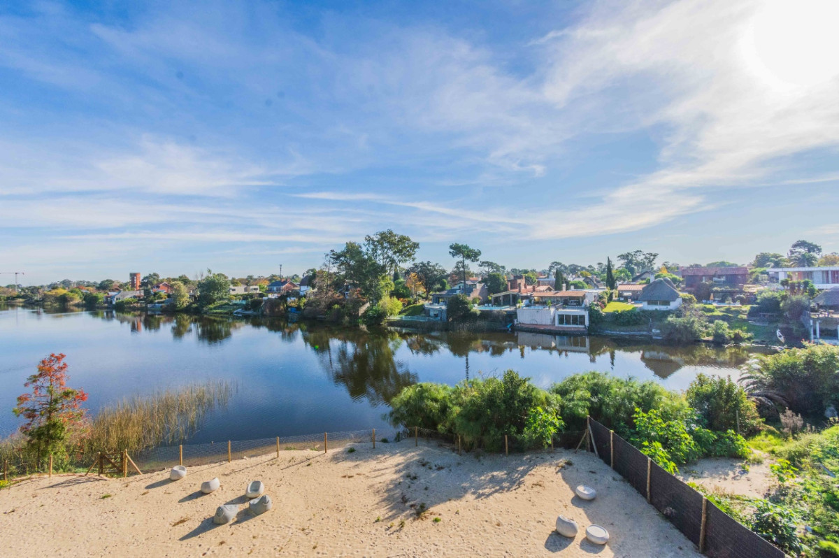 Apartamento ID.63006 - Apartamento en venta de 1 dormitorio c/ cochera en Barra de Carrasco