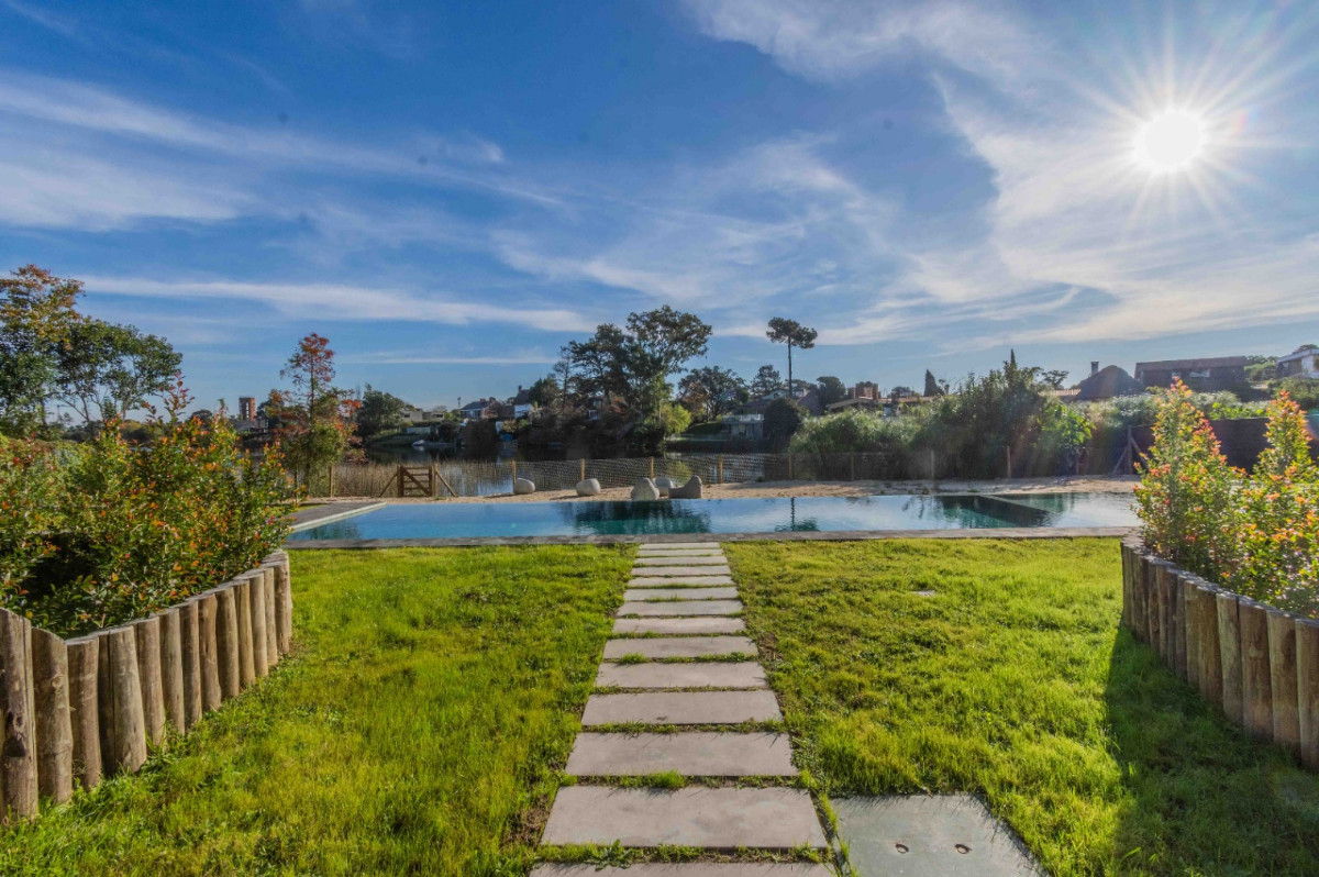 Apartamento ID.63006 - Apartamento en venta de 1 dormitorio c/ cochera en Barra de Carrasco