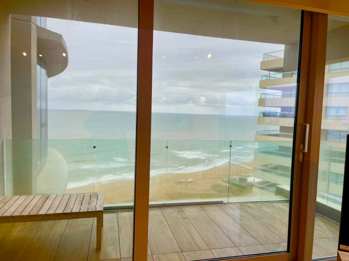 Apartamento ID.66911 - Trump Tower, Punta del Este, Playa Brava, Venta apartamento 2 Dormitorios.