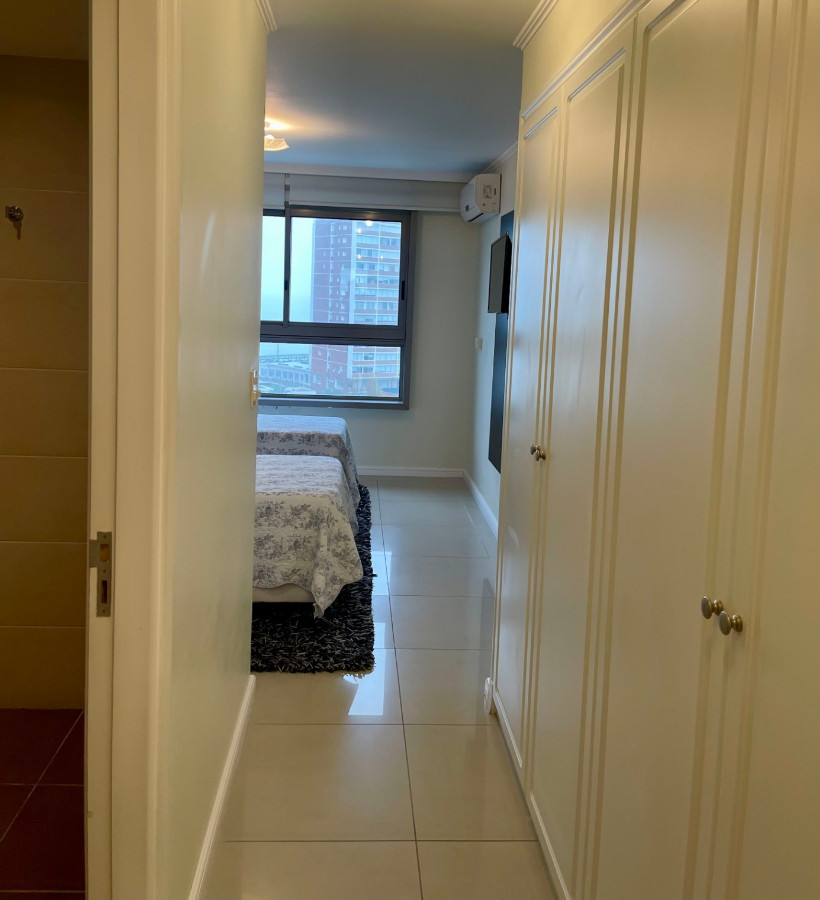 Apartamento ID.67636 - Apartamento en venta c/ cochera en Playa Brava