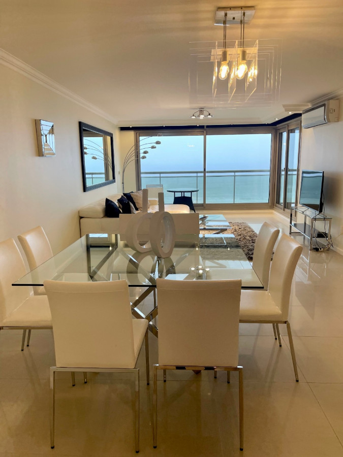 Apartamento ID.67636 - Apartamento en venta c/ cochera en Playa Brava