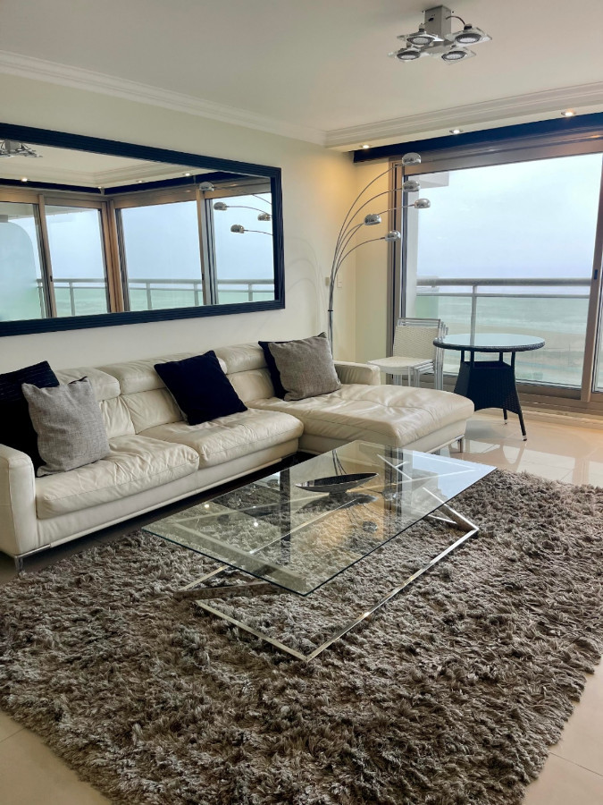 Apartamento ID.67636 - Apartamento en venta c/ cochera en Playa Brava