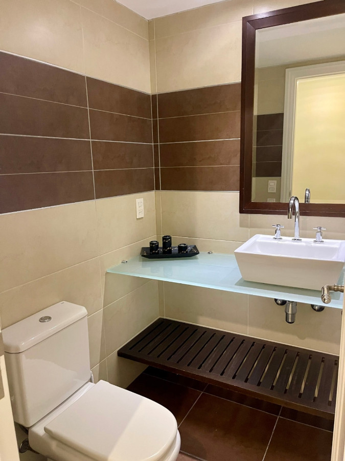 Apartamento ID.67636 - Apartamento en venta c/ cochera en Playa Brava