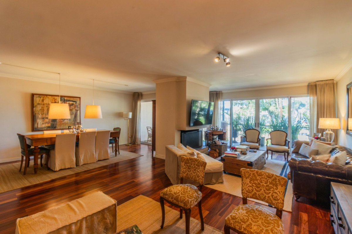 Apartamento ID.71283 - Apartamento en venta 3 dormitorios c/ cochera doble y jardín en Carrasco