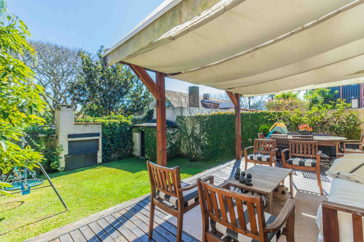 Apartamento ID.71283 - Apartamento en venta 3 dormitorios c/ cochera doble y jardín en Carrasco