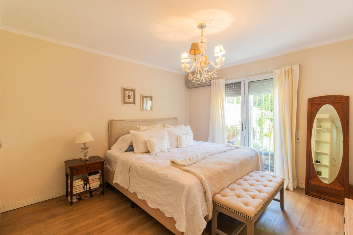 Apartamento ID.71283 - Apartamento en venta 3 dormitorios c/ cochera doble y jardín en Carrasco