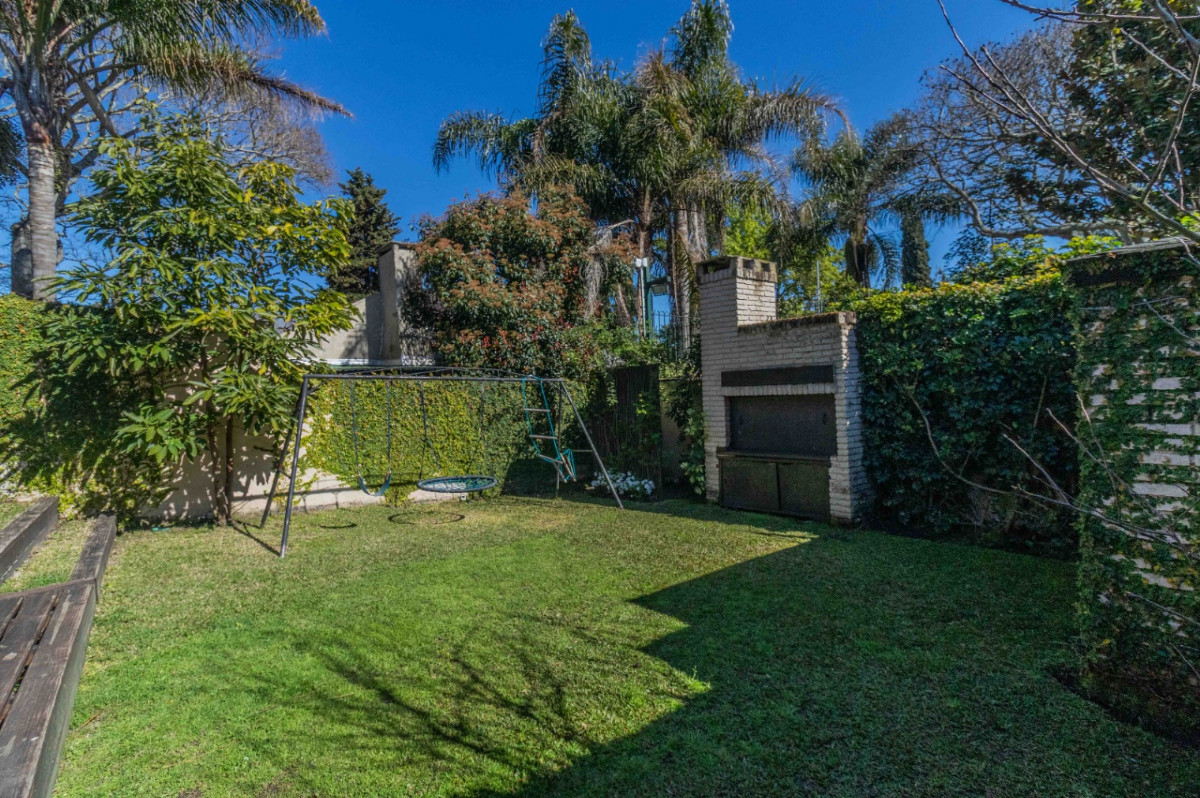 Apartamento ID.71283 - Apartamento en venta 3 dormitorios c/ cochera doble y jardín en Carrasco