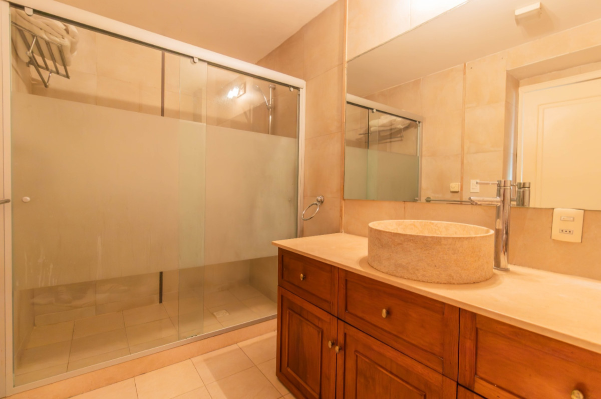 Apartamento ID.71283 - Apartamento en venta 3 dormitorios c/ cochera doble y jardín en Carrasco