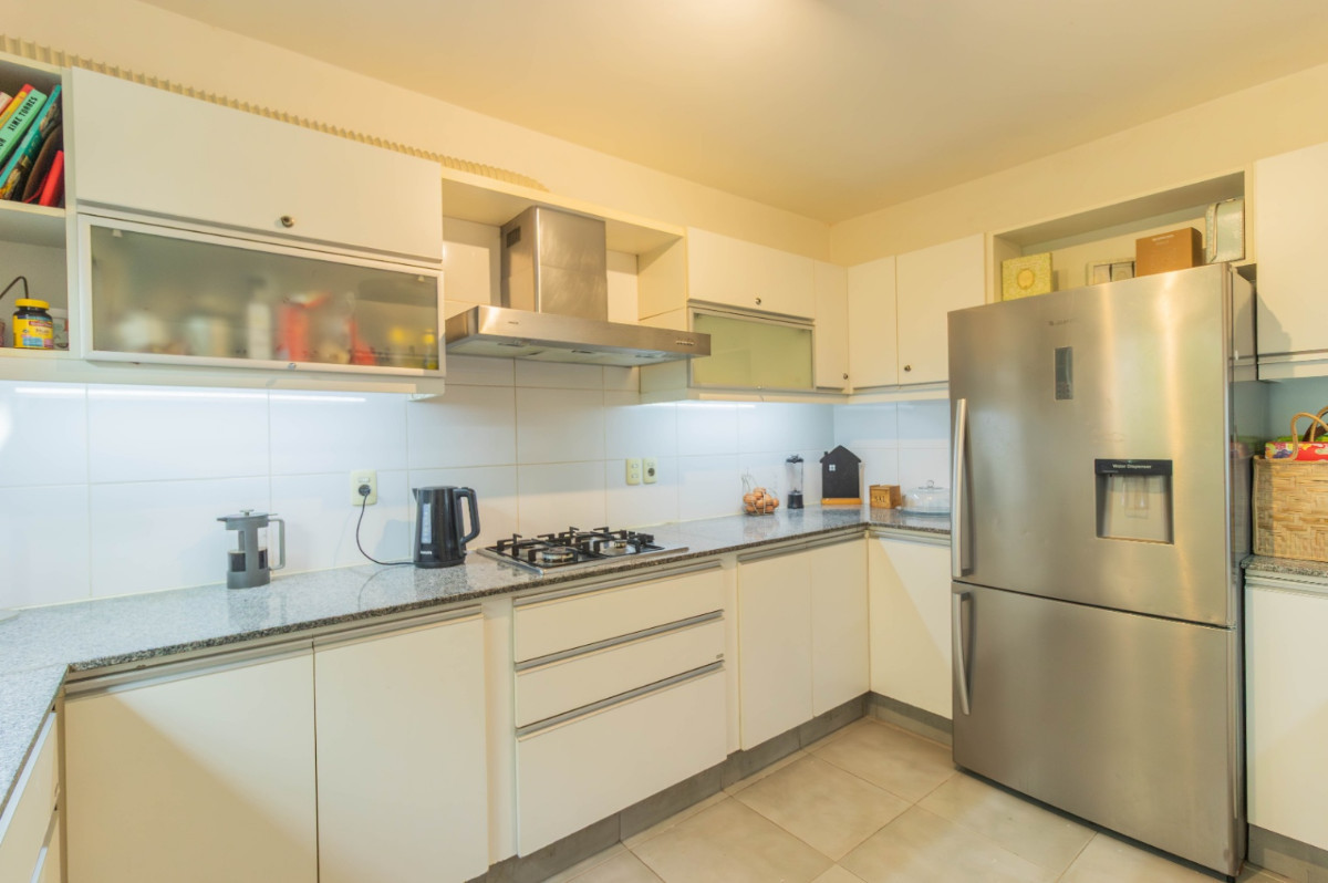 Apartamento ID.71283 - Apartamento en venta 3 dormitorios c/ cochera doble y jardín en Carrasco