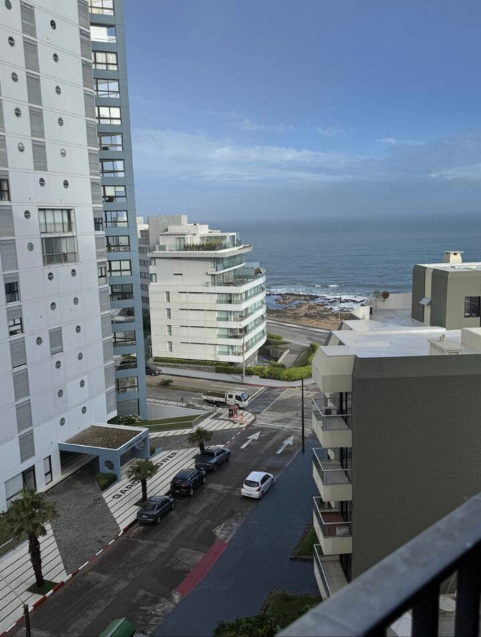Apartamento ID.73208 - Apartamento en Alquiler Anual en Península, Punta del Este – Edificio Lafayette.
