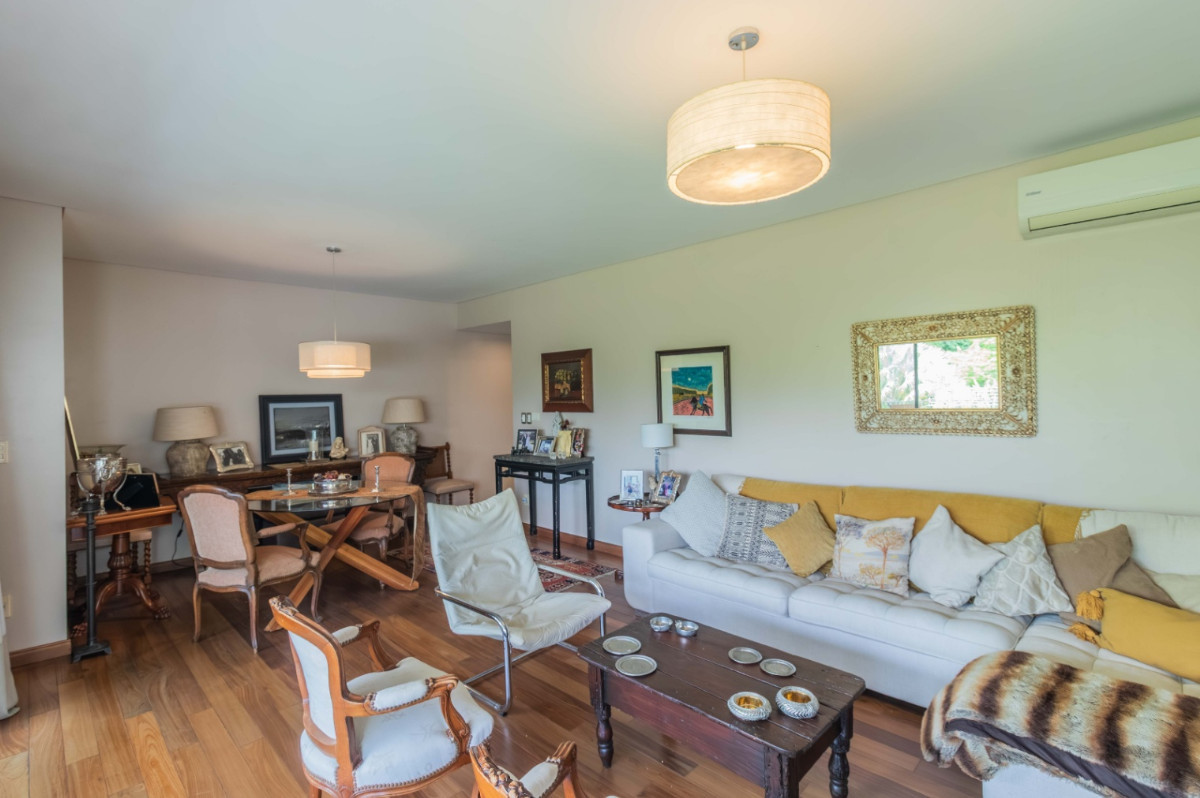 Apartamento ID.74624 - Apartamento en venta c/ cochera en Carrasco