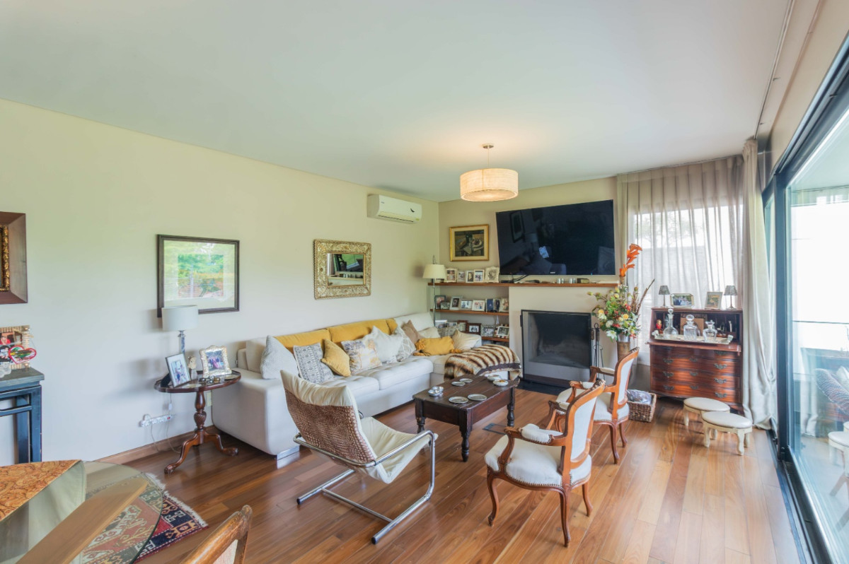 Apartamento ID.76205 - Apartamento en alquiler c/ cochera en Carrasco