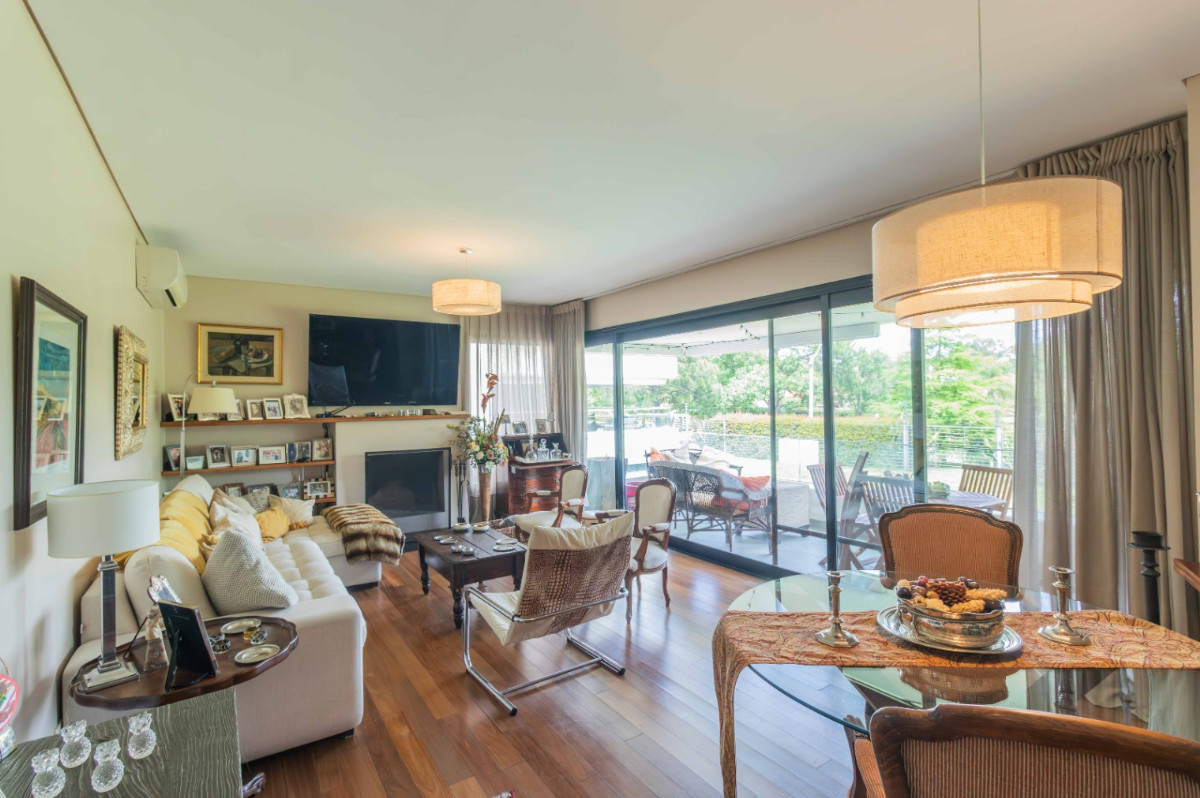 Apartamento ID.76205 - Apartamento en alquiler c/ cochera en Carrasco