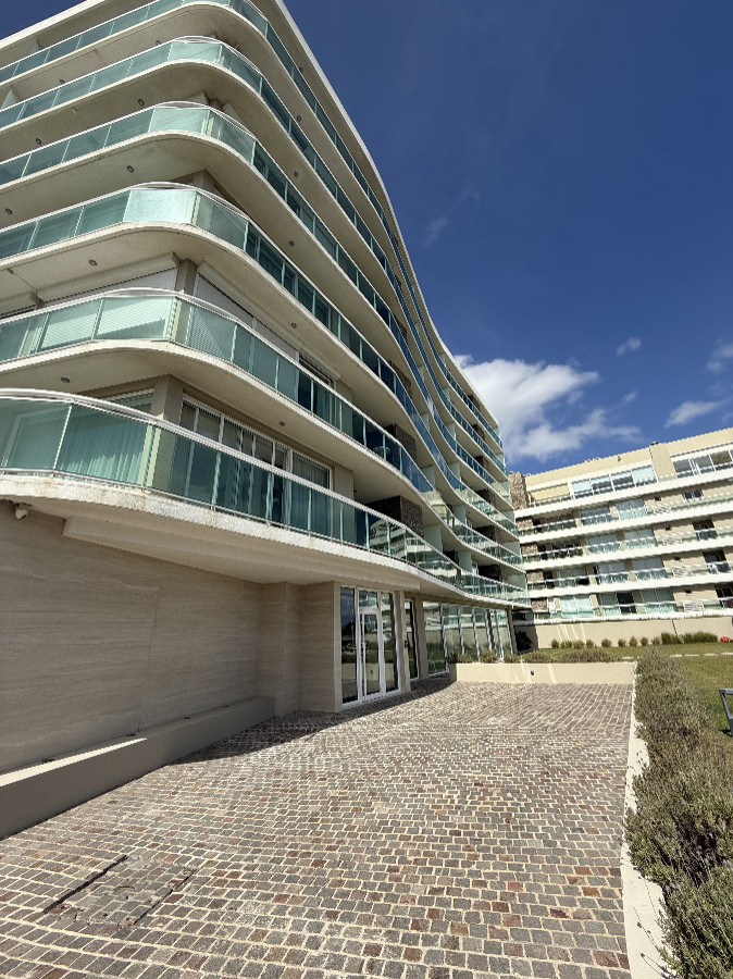 Apartamento ID.79924 - Apartamento venta 2 Dormitorios, 2 Baños, Edificio Cruceros 3, Punta del Este.