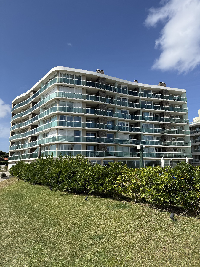 Apartamento ID.79924 - Apartamento venta 2 Dormitorios, 2 Baños, Edificio Cruceros 3, Punta del Este.
