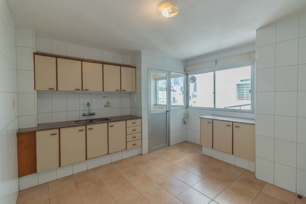 Apartamento ID.80279 - Apartamento en venta c/ cochera en Pocitos