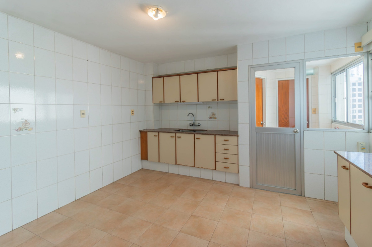 Apartamento ID.80280 - Apartamento en alquiler c/ cochera en Pocitos