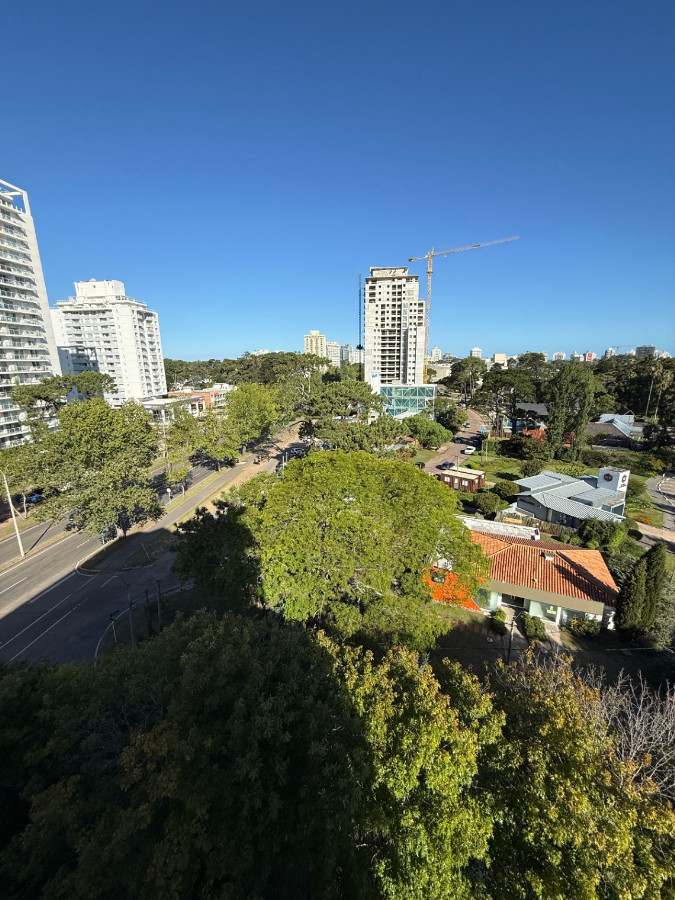 Apartamento ID.84260 - Apartamento en alquiler invernal, 2 Dorm, 2 Baños, Garage en Puntal del Este.