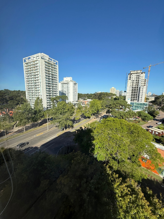 Apartamento ID.84260 - Apartamento en alquiler invernal, 2 Dorm, 2 Baños, Garage en Puntal del Este.