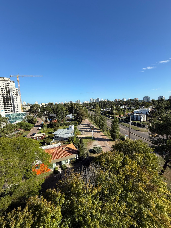 Apartamento ID.84260 - Apartamento en alquiler invernal, 2 Dorm, 2 Baños, Garage en Puntal del Este.