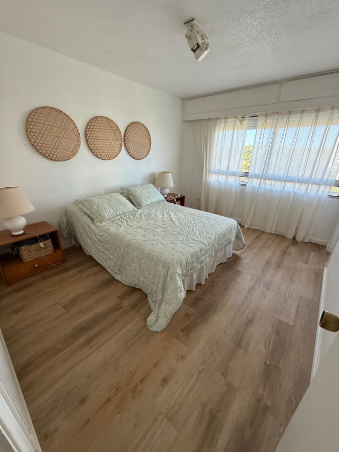 Apartamento ID.84260 - Apartamento en alquiler invernal, 2 Dorm, 2 Baños, Garage en Puntal del Este.