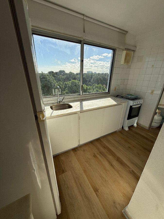 Apartamento ID.84260 - Apartamento en alquiler invernal, 2 Dorm, 2 Baños, Garage en Puntal del Este.