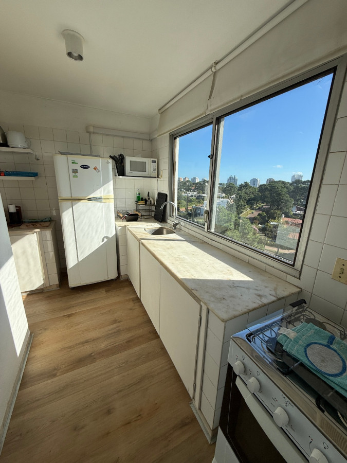 Apartamento ID.84260 - Apartamento en alquiler invernal, 2 Dorm, 2 Baños, Garage en Puntal del Este.