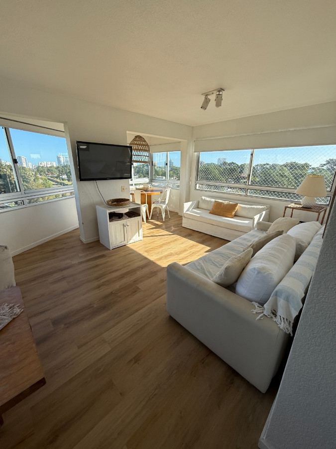 Apartamento ID.84260 - Apartamento en alquiler invernal, 2 Dorm, 2 Baños, Garage en Puntal del Este.