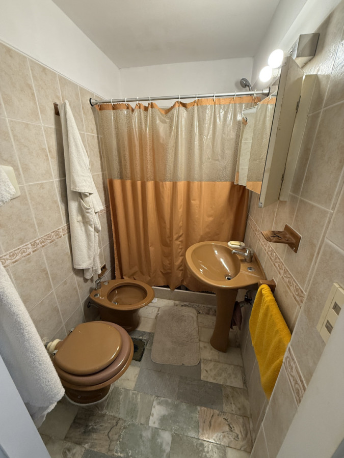 Apartamento ID.85467 - Espectacular Apto en Venta 2 dorm, 2 baños, garage, frente al mar.