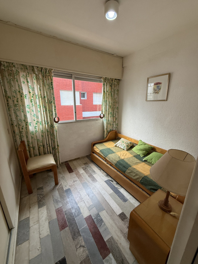 Apartamento ID.85467 - Espectacular Apto en Venta 2 dorm, 2 baños, garage, frente al mar.