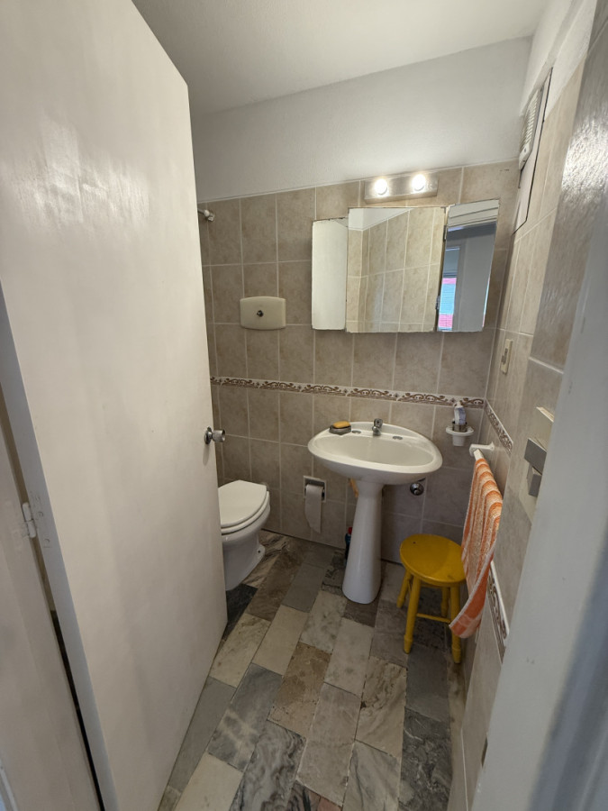 Apartamento ID.85467 - Espectacular Apto en Venta 2 dorm, 2 baños, garage, frente al mar.