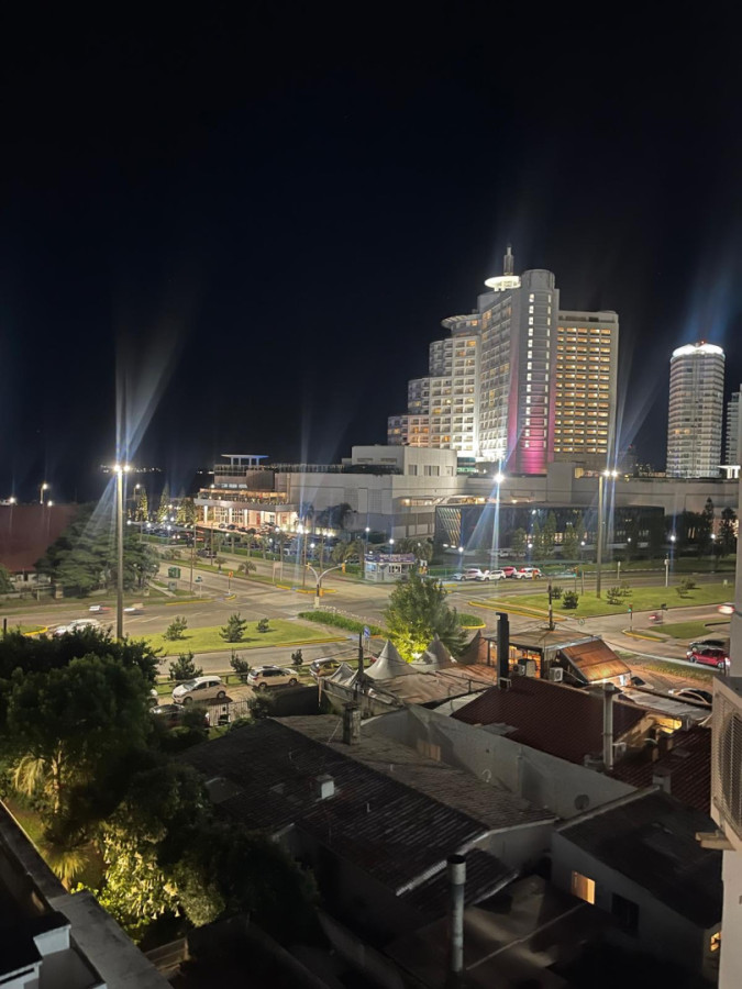 Apartamento ID.85523 - Apto Alquiler Temporal, 2 Dorm, 2 Baños, Garage, Zona Playa Mansa, Punta del Este