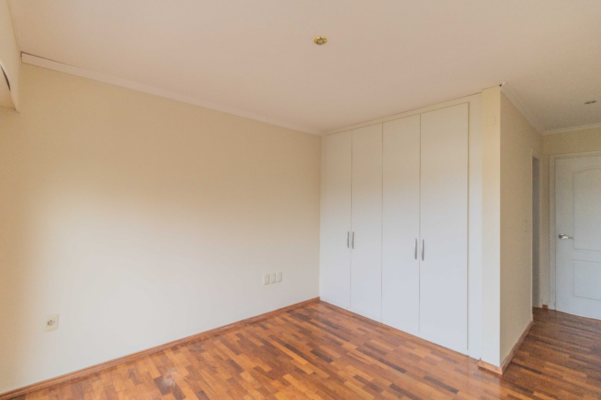 Casa ID.41376 - Casa en venta de 5 dormitorios c/ cochera en Barrio Privado Carmel