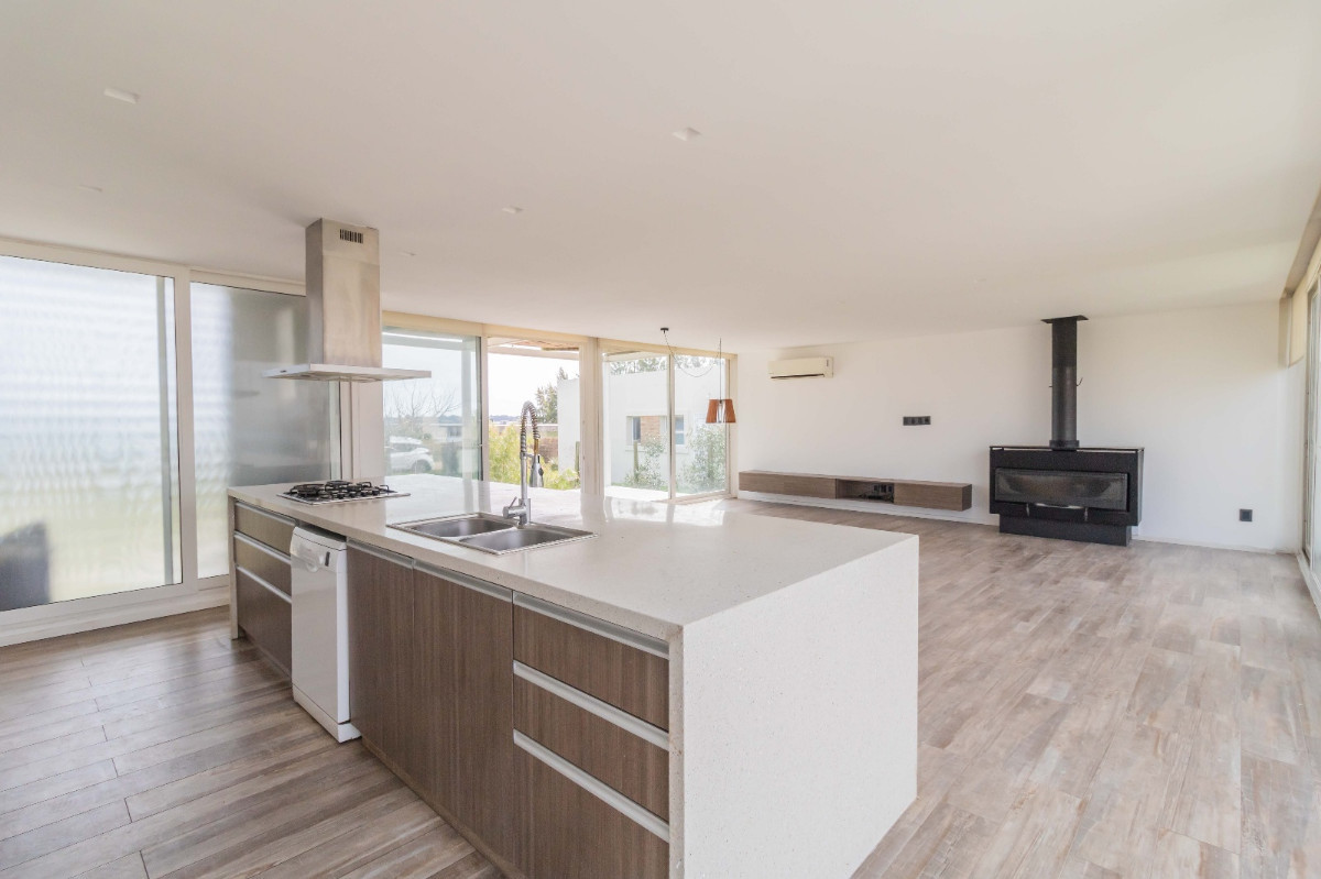 Casa ID.41735 - Venta Casa De Diseño 3 Dorm En Barrio Privado Colinas De Carrasco