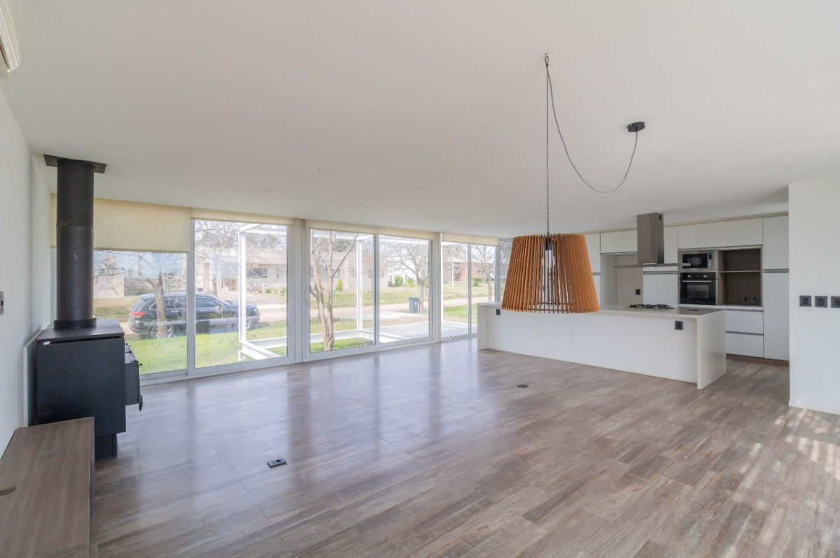 Casa ID.41735 - Venta Casa De Diseño 3 Dorm En Barrio Privado Colinas De Carrasco