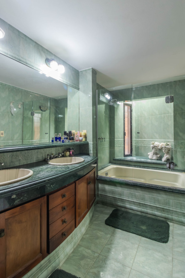 Casa ID.85525 - Casa Padron Unico 3 Dormitorios + Servicio con piscina en Carrasco