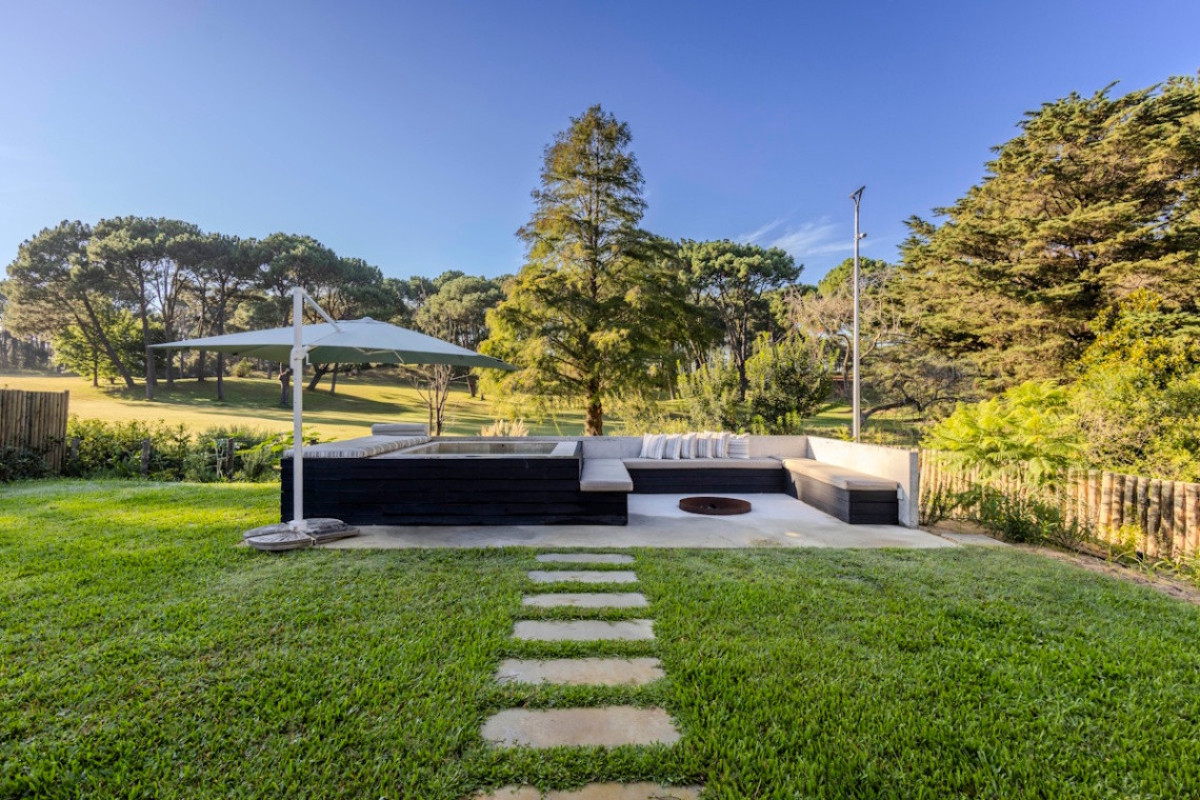Casa ID.44115 - Casa en alquiler y venta en Punta Ballena