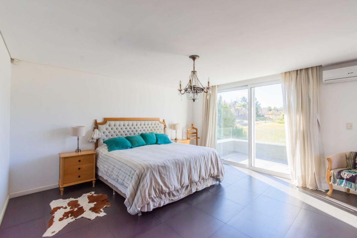 Casa ID.85480 - Casa 4 Dormitorios En Venta Barrio Privado Carmel