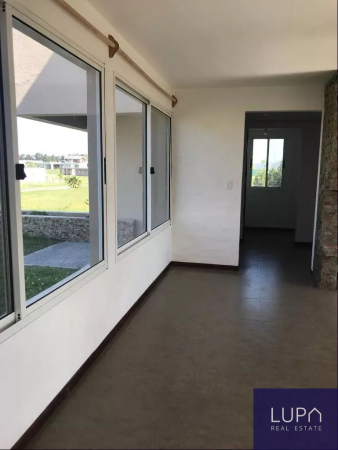 Casa ID.85420 - Casa en alquiler de 4 dormitorios c/ cochera en Barrio Colinas De Carrasco