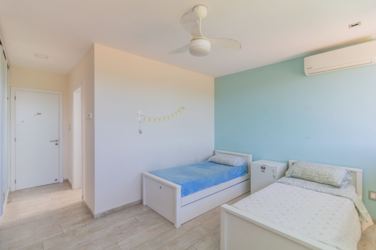 Casa ID.54005 - Casa en Venta de 4 Dormitorios Vista al Lago Barrio Privado Colinas De Carrasco