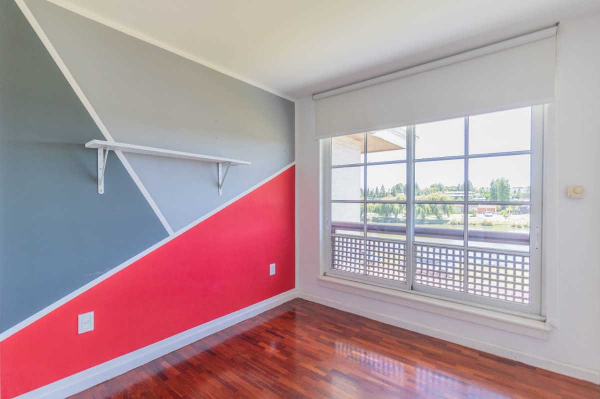 Casa ID.54006 - Casa en Venta de 4 Dorm + Serv Vista al Lago Barrio Privado Colinas De Carrasco