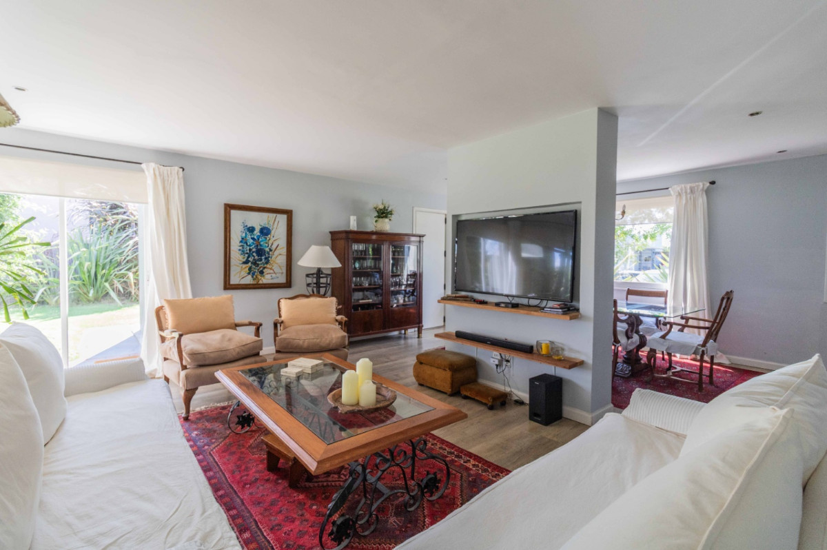 Casa ID.56078 - Casa en venta de 3 dormitorios c/ cochera en Barrio Colinas de Carrasco