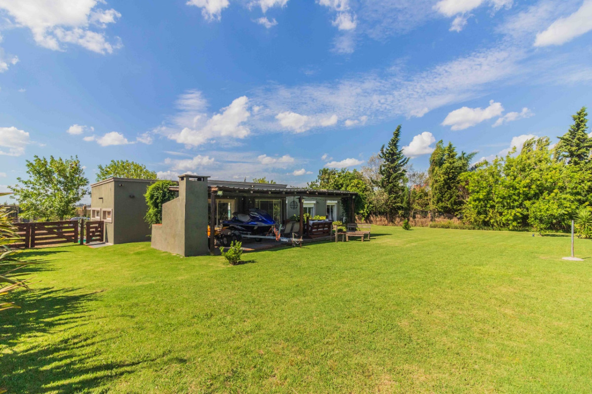 Casa ID.56078 - Casa en venta de 3 dormitorios c/ cochera en Barrio Colinas de Carrasco