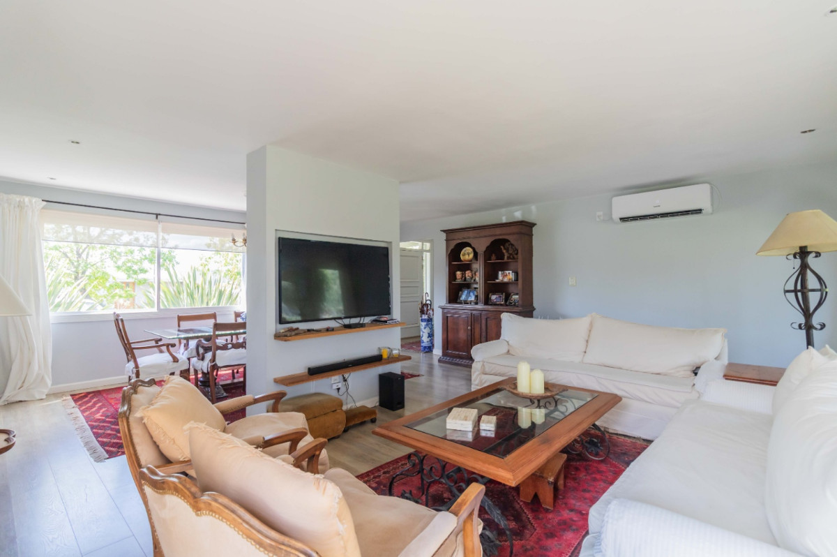 Casa ID.56078 - Casa en venta de 3 dormitorios c/ cochera en Barrio Colinas de Carrasco