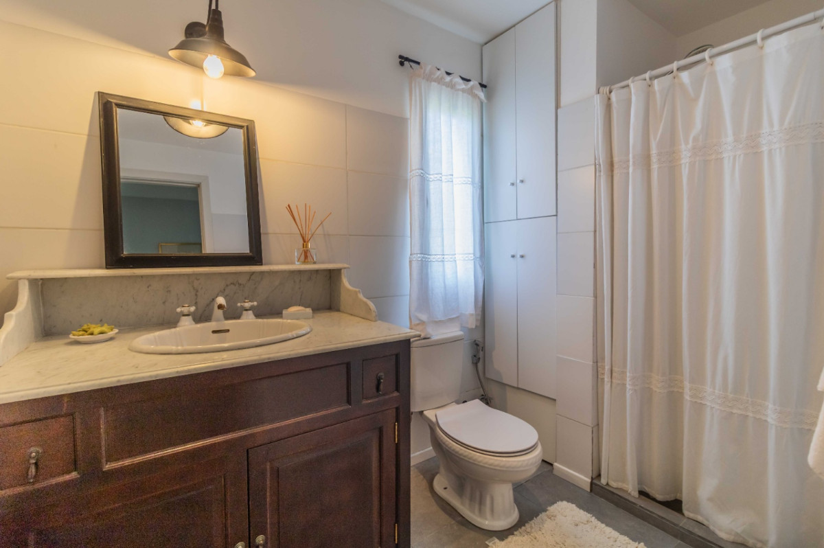 Casa ID.56078 - Casa en venta de 3 dormitorios c/ cochera en Barrio Colinas de Carrasco