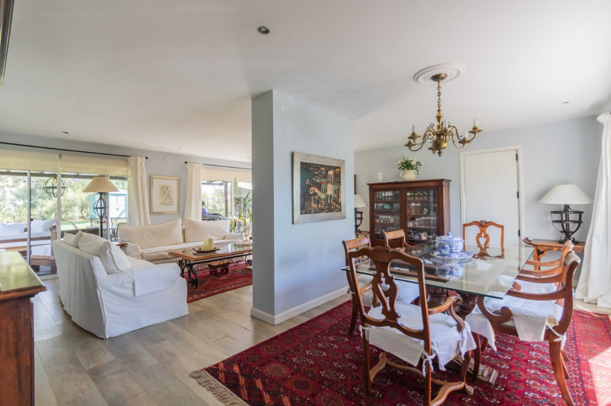 Casa ID.56078 - Casa en venta de 3 dormitorios c/ cochera en Barrio Colinas de Carrasco