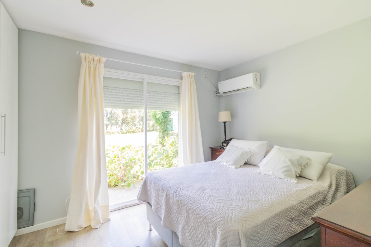 Casa ID.56078 - Casa en venta de 3 dormitorios c/ cochera en Barrio Colinas de Carrasco